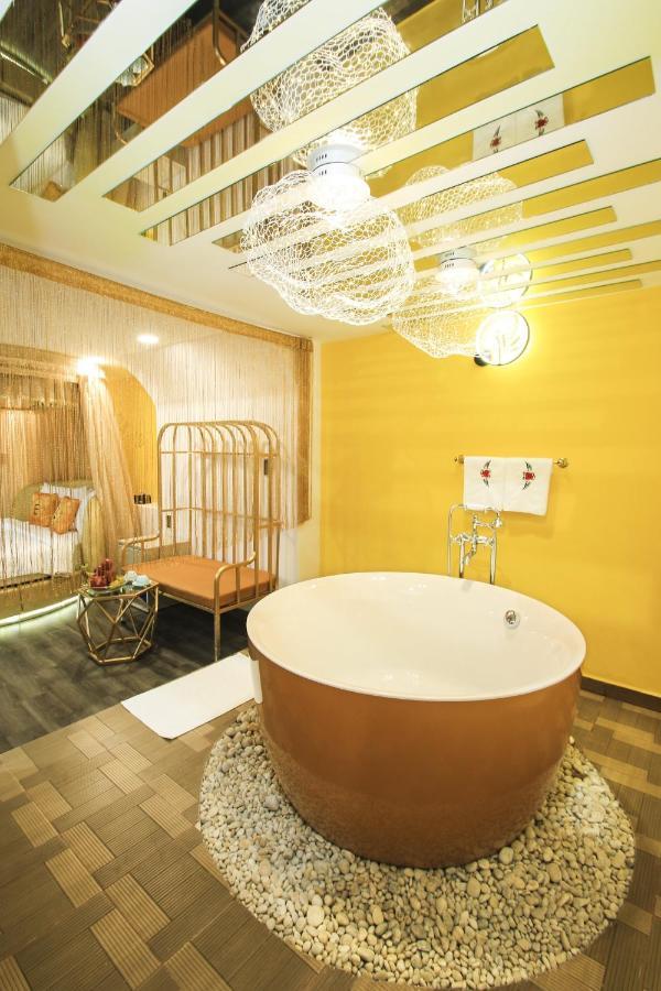 Eros Hotel - Love Hotel Хошимин Экстерьер фото
